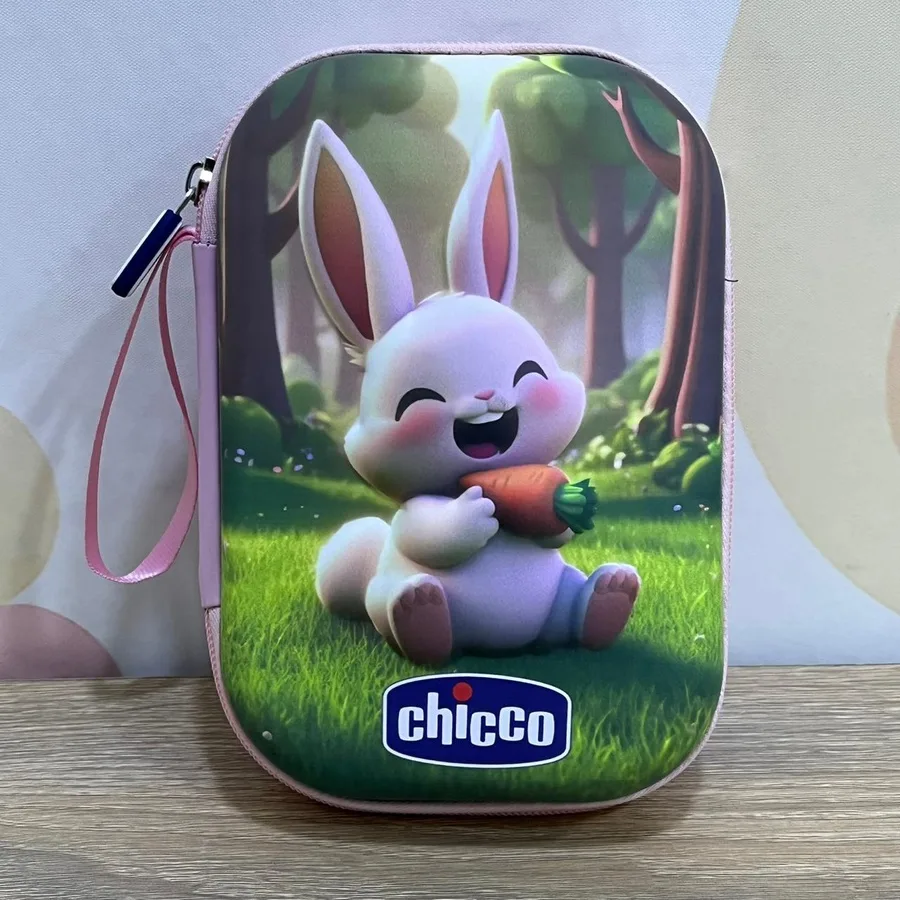 حقيبة عناية الطفل الكاملة من Chicco – طقم أدوات عناية حديثي الولادة بعلبة أنيقة ومريحة - 13 قطعه - كود 72996
