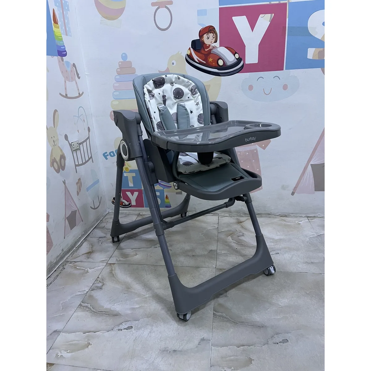كرسي طعام Burbay《بورباي DM-140》5 مستويات ارتفاع + قابل للطي + عجلات 360 + يمكن تحويله لهزاز + تحكم في الهزاز بالكهربا + ريموت كنترول + امكانية تشغيل موسيقي بالبلوتوث