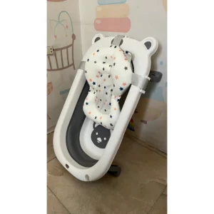 بانيو أطفال قابل للطي مقاس 75x45x20 سم مع مخدة ودلو ومغرفة - MK2525-1